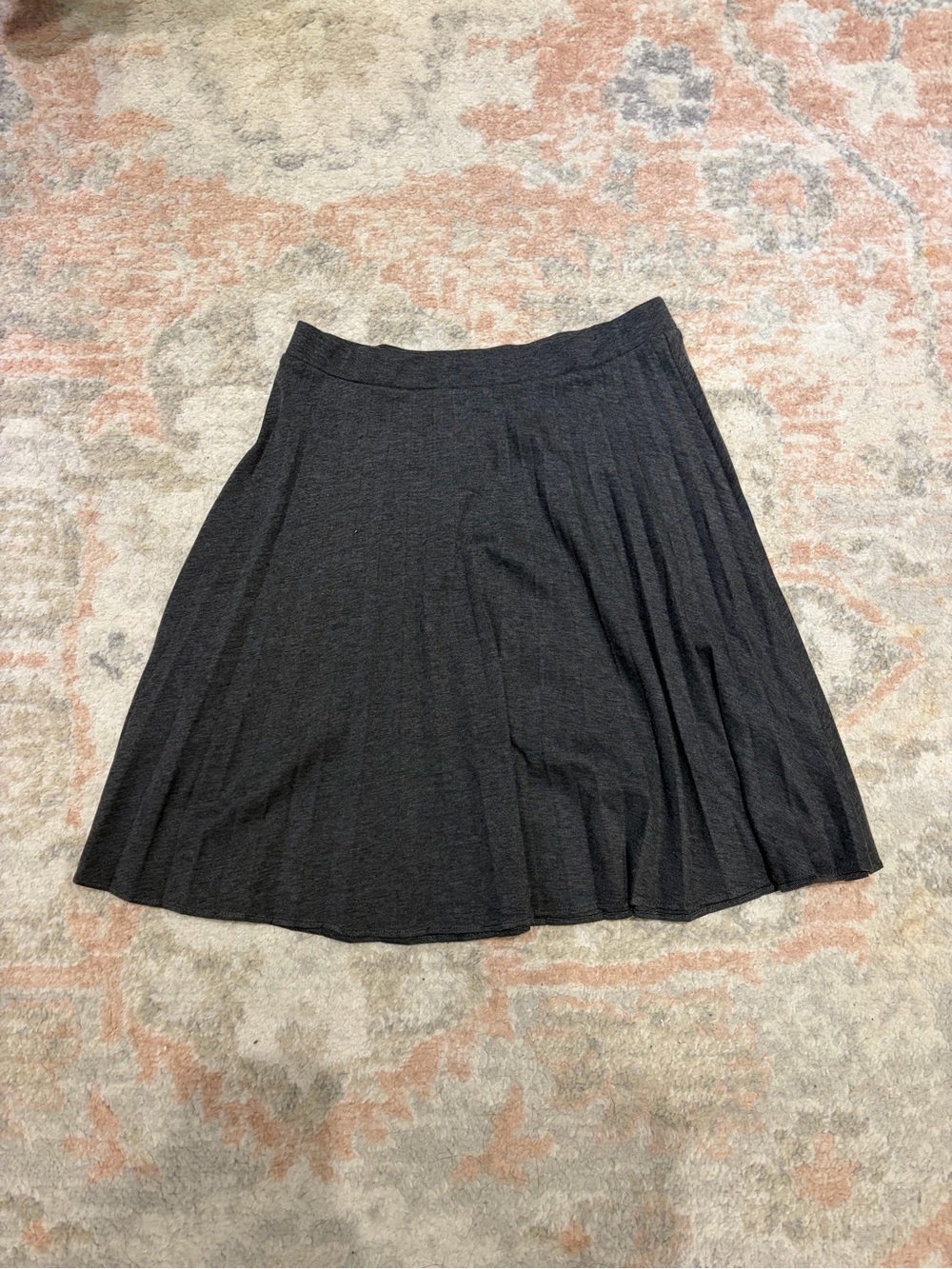 RW&CO. Charcoal pleated skirt